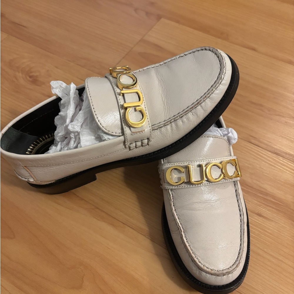 Gucci Cream Loafers with Gold Accent